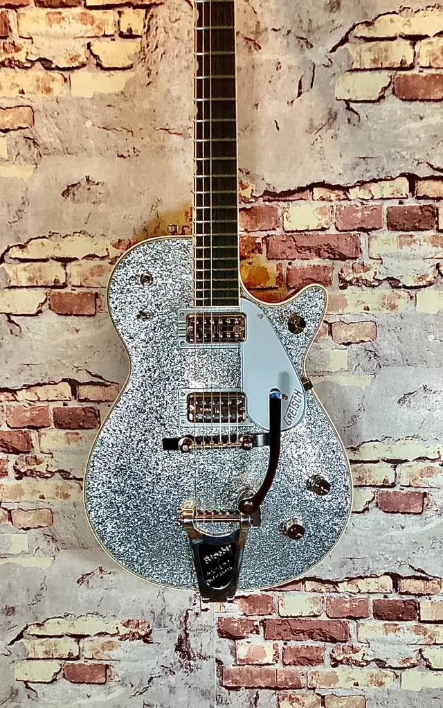 Gretsch 59 Vintage Select '59 Silver Jet™ with Bigsby in Guitars in Oakville / Halton Region - Image 4