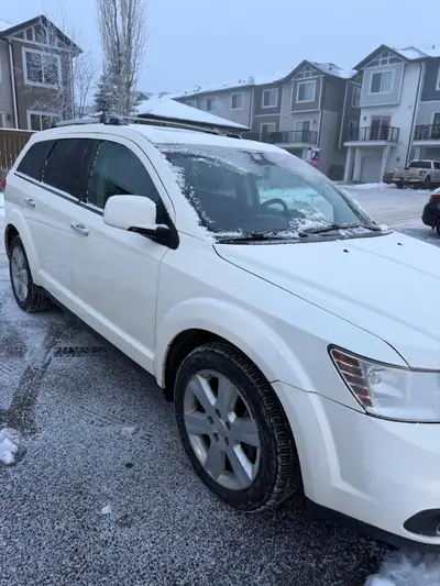 Dodge Journey 2012 Alberta registration, active status, drives good, transmission and engine works g...