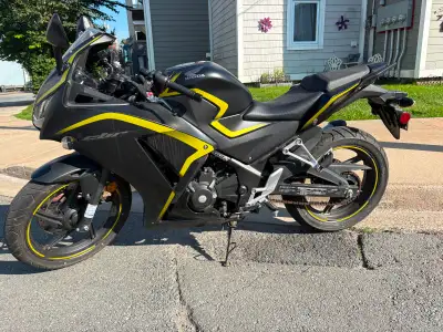 Approachable, lightweight beginner sportbike with very low milage and well maintained. Has had a few...