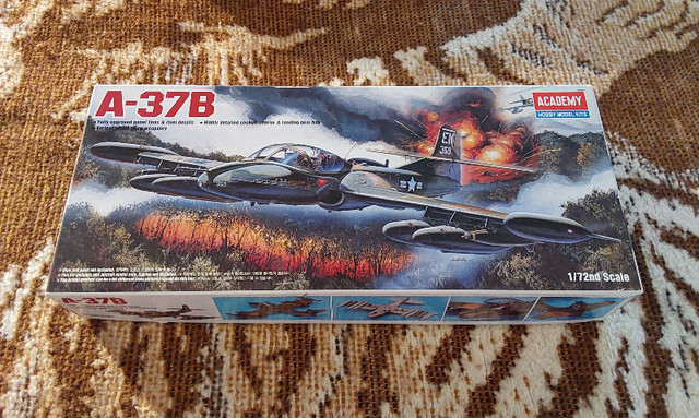 A-37 Dragonfly 1/72 Modèle à coller Kit Model dans Jouets et jeux  à Sherbrooke