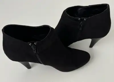 Black suede boots  4 sale, View more