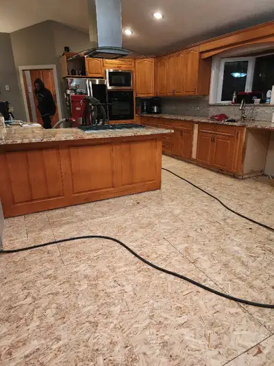 ☆Residential Floor Removal☆, View more