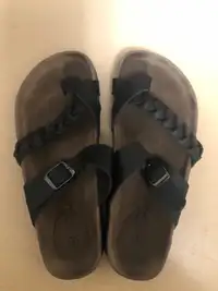 Youth sandals
