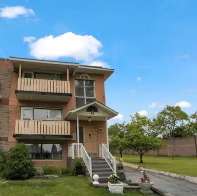 902 SQ. Ft.,3rd floor unit in the Lawrence Allen Road area. 2bedrooms,1 bath,parking included. Peace...