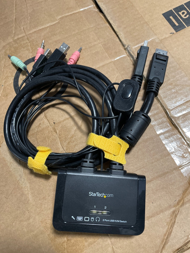 Startech 2-Port DisplayPort KVM in Cables & Connectors in Guelph