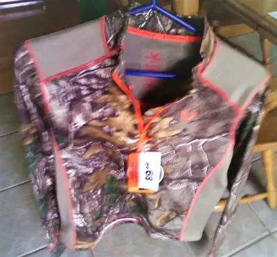 Chandail neuf pour femme à motif camouflage, View more