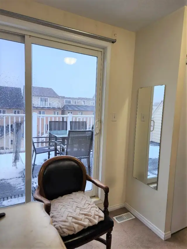 Beautiful Room for rent on 3rd floor - York U - Subway Line in Room Rentals & Roommates in City of Toronto - Image 5