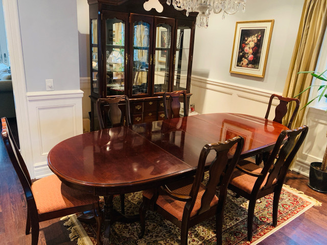 Beautiful complete dining table 6 chairs and buffet  in Dining Tables & Sets in City of Toronto