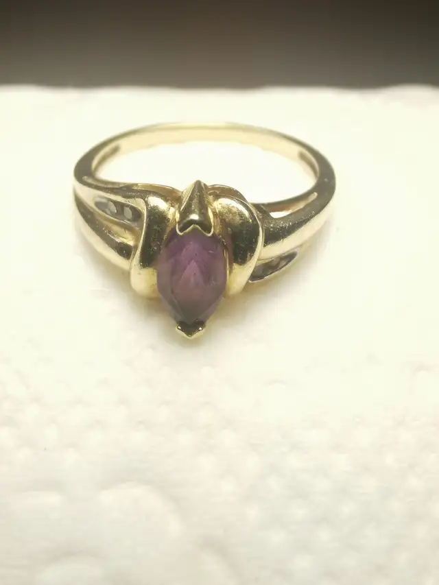 10KT Yellow Gold Purple Amethyst Oval with four diamond accents63234988499331121