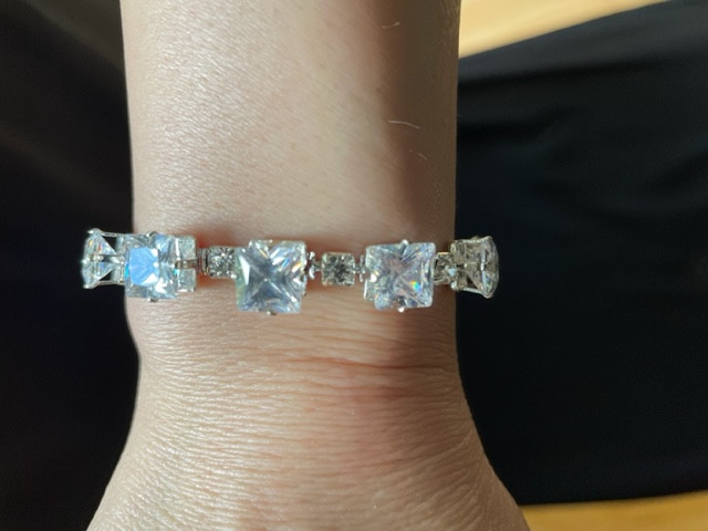 Cubic Zirconia Princess Cut Tennis Bracelet in Jewellery & Watches in Burnaby/New Westminster - Image 2