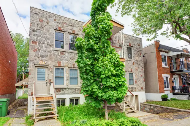 Room for Rent with Private Bathroom -LASALLE