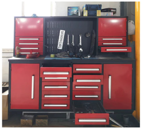 Workbench Garage Cabinet 7FT (18 Drawers & 4 Cabinets) in Other in Thunder Bay - Image 4