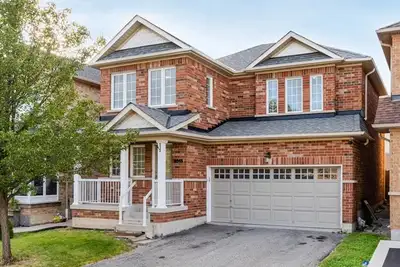 Beautifully Maintained 4-Bedroom House Located In A Highly Sought-After Clarke Community Minutes Fro...