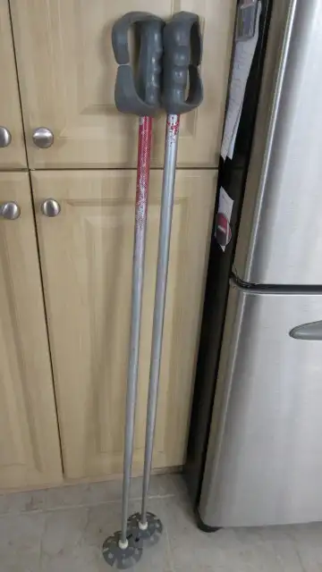 Item still available for sale Good condition Aluminum with grip baskets 109cm for users 152cm (5 foo...