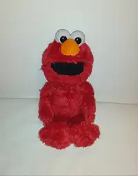 LOVE TO HUG ELMO 15" Plush Toy,Talks,Sings,Bilingual Spanish