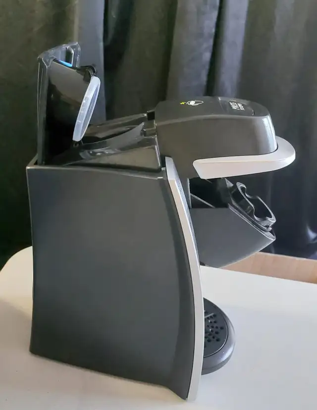 Coffeemaker KEURIG in Coffee Makers in City of Toronto - Image 3