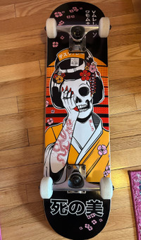 Nearly new Skateboard for Sale