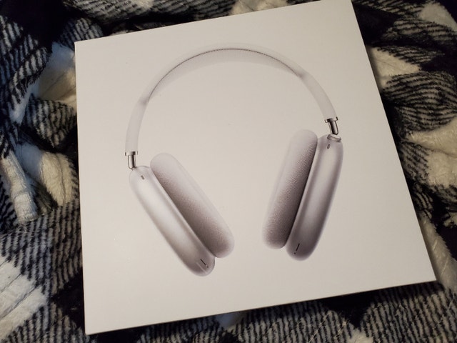 LIKE NEW APPLE AIRPODS MAX SILVER / WHITE COMPLETE IN BOX