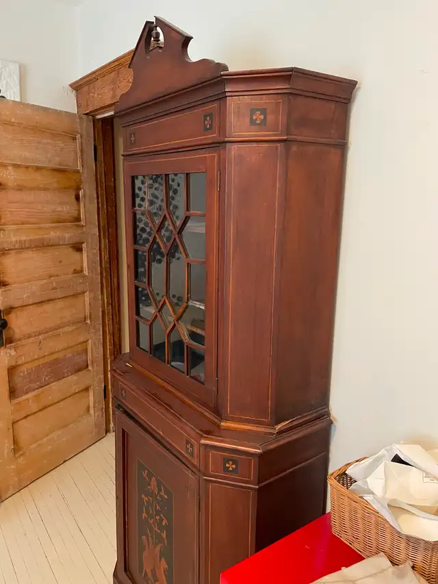 Antique Edwardian Cabinet in Hutches & Display Cabinets in City of Toronto - Image 4