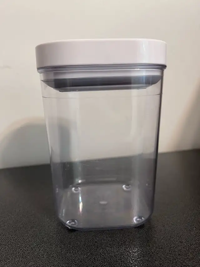 OXO Good Grips POP Airtight Container – 1L – Like New in Kitchen & Dining Wares in Mississauga / Peel Region - Image 3