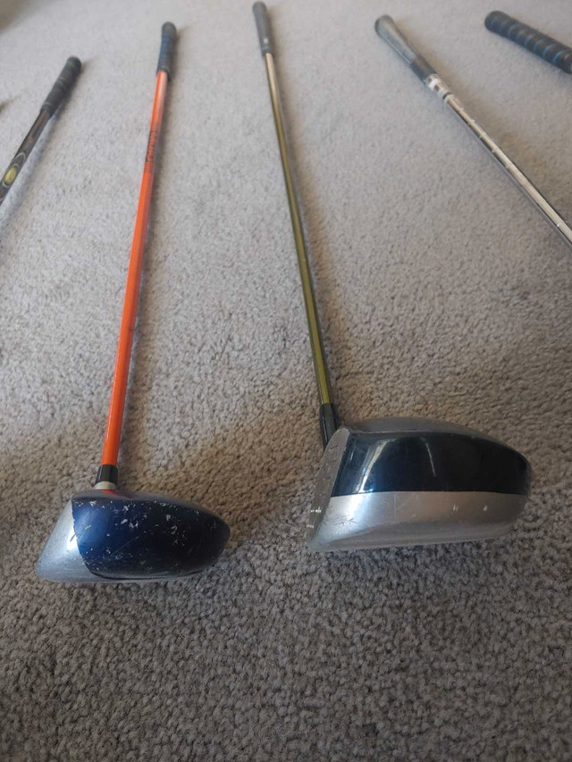 Kids golf clubs (left handed) and bag in Golf in Guelph - Image 4