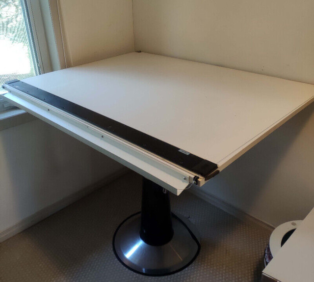 Adjustable Hydraulic Architectural Drafting Table in Hobbies & Crafts in City of Toronto