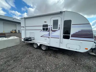 This pre-owned Chalet Takena travel trailer is a compact and well-maintained choice for your next ad...