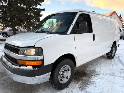 4.8L 8CYL GASOLINE FUEL, EXPRESS G2500. Automatic Transmission, RUBBER FLOORING, STAINLESS STEEL SHE...