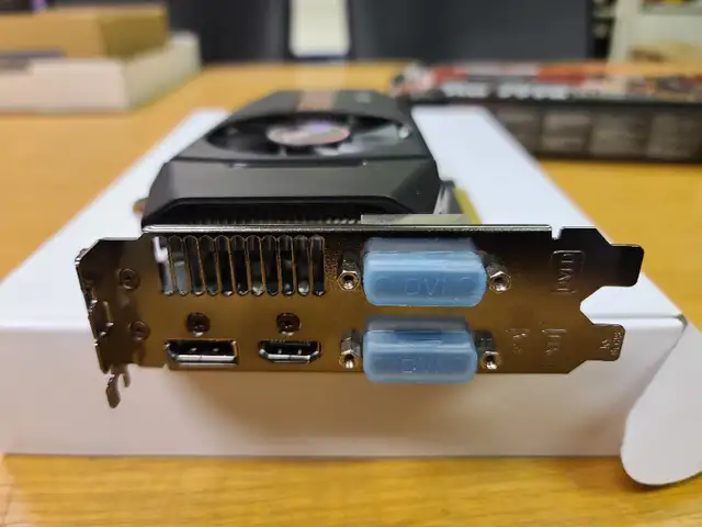 Asus Radeon HD 7770 DirectCU Graphics Card For Sale in System Components in City of Toronto - Image 4