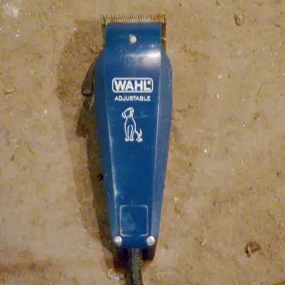 This is Wahl's higher end clipper made in the USA. Quiet powerful motor, 4 color coded guards, manua...