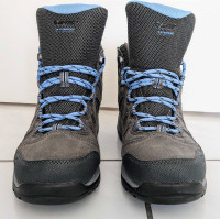 Women's Hiking boots brand new 7.5