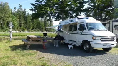 19.5’ Leisure Travel Freedom Widebody Campervan on Dodge Ram chassis 3500. Strong, reliable, quiet,...