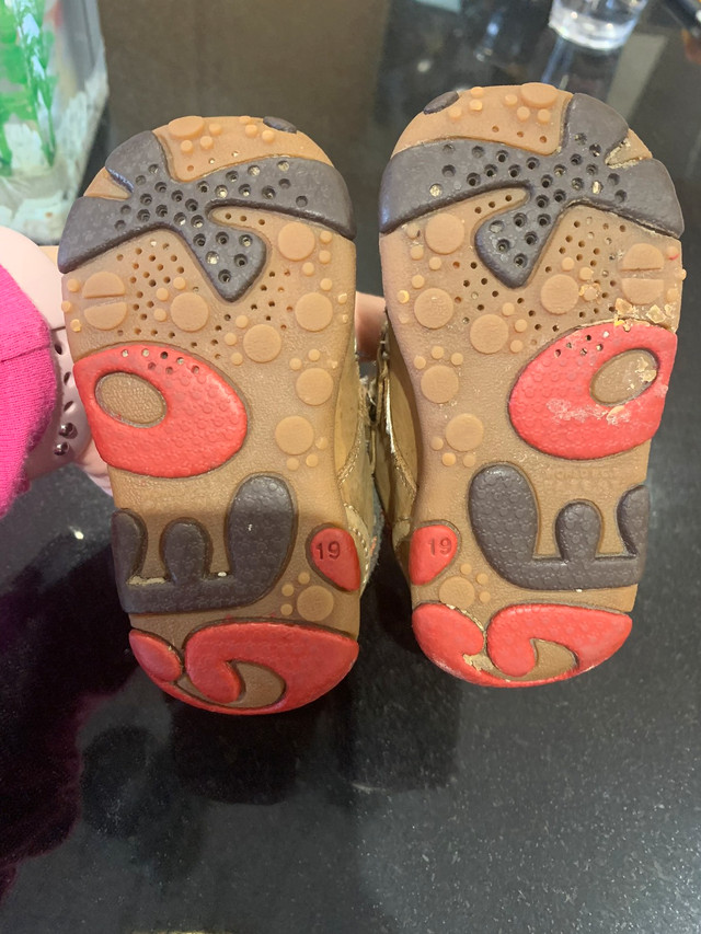 Geox leather boots size 4 toddler  in Other in Oakville / Halton Region - Image 2