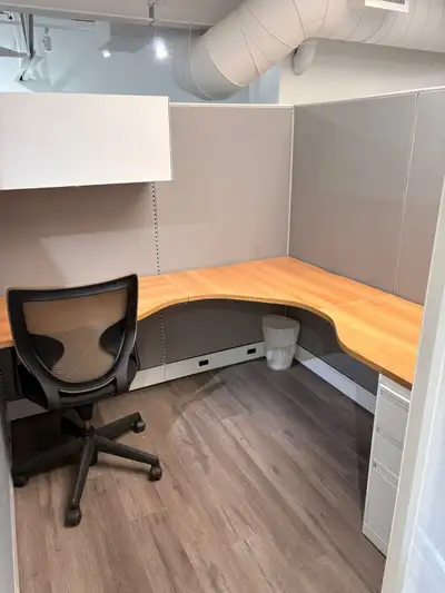 Office Cubicle Desks with Privacy Panels & Storage – $300 Each Selling 3 office cubicle desks in exc...