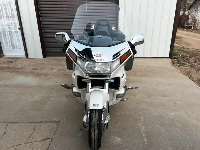 1995 Goldwing/Trailer combo. 20th anniversary special edition in Touring in Regina - Image 9