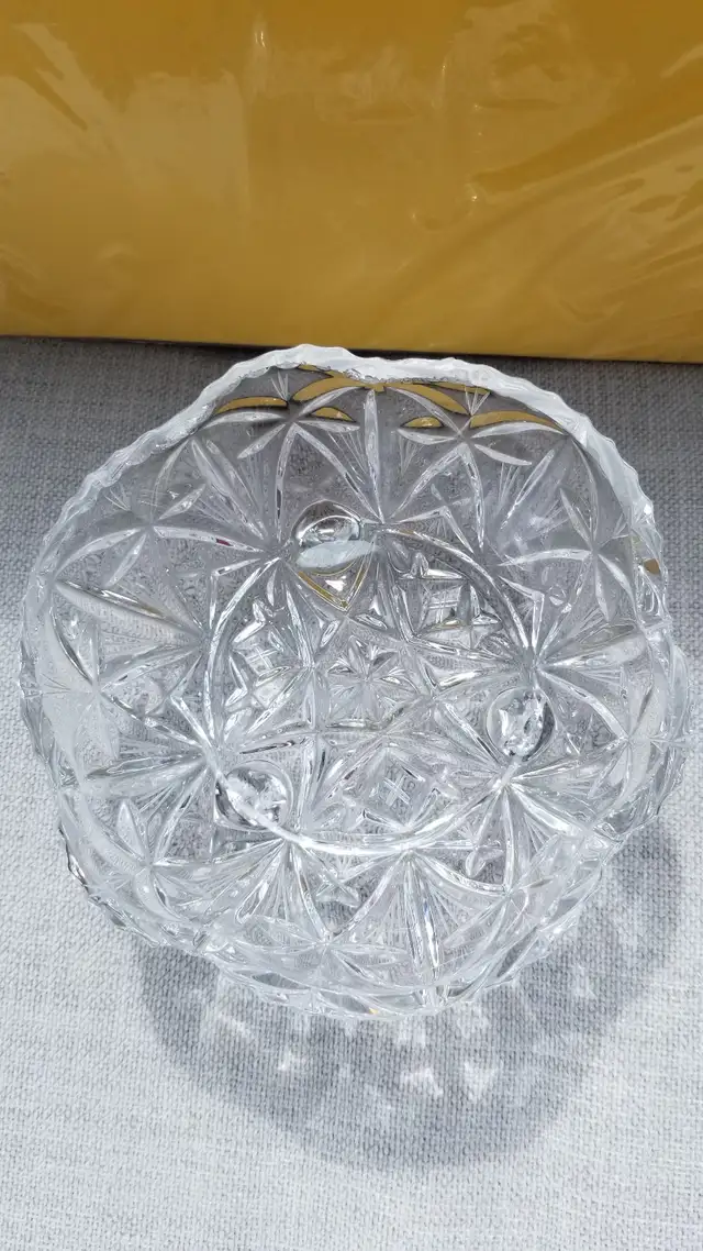 Vintage Crystal Bonbonnière in Home Décor & Accents in City of Montréal - Image 4