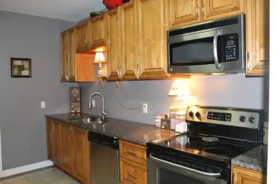 Please text Michelina for more info or a viewing; (249) 387-0829 Room for rent in a great South Cent...