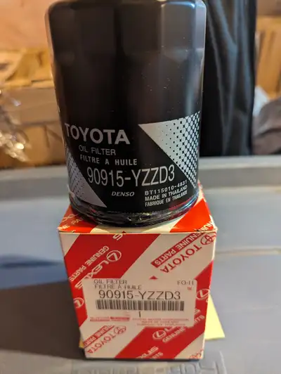 Toyota Tacoma 4runner 4.0L V6 engine oil filter. 90915-YZZD3 Will also fit 4.7 V8 Toyota engine. Bra...