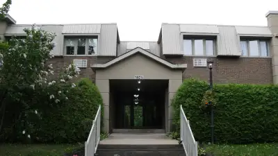 Are you looking for a condo unit for rent in Saint-Bruno? Now here it is! A very nice 3 1/2 unit in...
