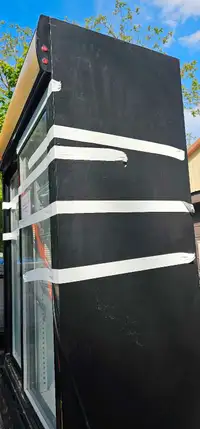 Double sliding door cooler