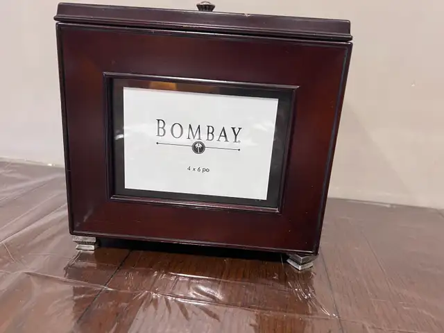 Bombay Company Photo Album Box with Inserts