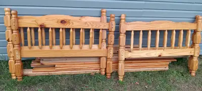 2 Lits d'une place chacun à vendre./ 2 single beds to sell., View more