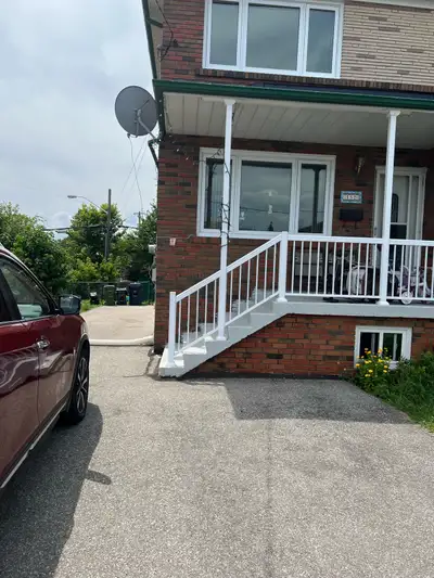 Well maintained private ,bright and spacious 1 Bedroom 1 Wahroom 1 living room basement unit with se...