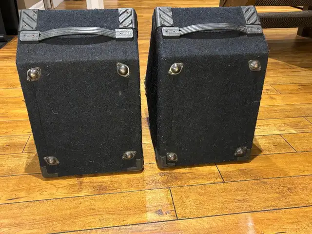 Yorkville YS 110  WEDGE  /Monitors / Speakers in Speakers in Mississauga / Peel Region - Image 4