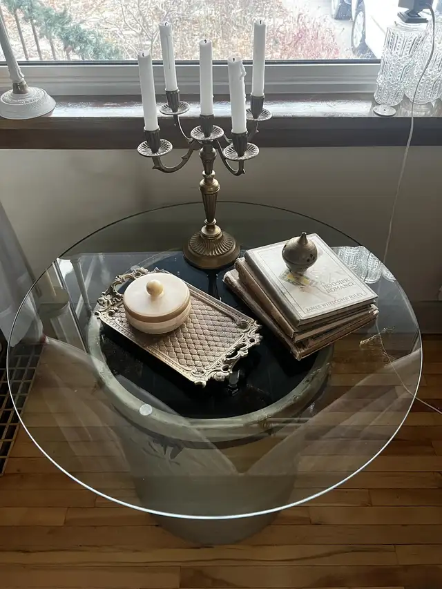 crock table in Other Tables in Windsor Region - Image 4