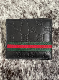 Gucci Card Holder  Kijiji in Toronto (GTA). - Buy, Sell & Save