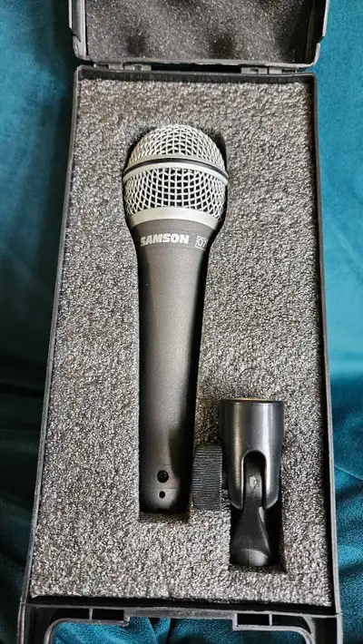 Samson Q7 Brand New Condition Microphone With original case and microphone clip Price: $100.00 CASH