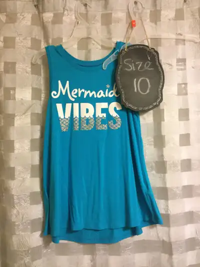 Justice 'Mermaid VIBES' Ocean Blue tank top - 10 EUC Size: 10 All my items are from a pet and smoke...