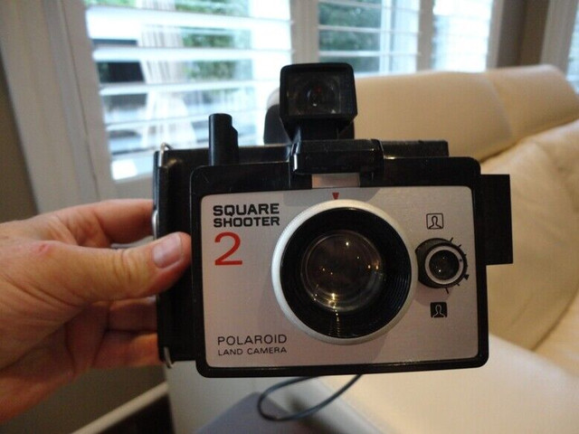 Vintage Camera Polaroid Square Shooter, Kodak Brownie &Flashcube in Cameras & Camcorders in Kitchener / Waterloo - Image 2
