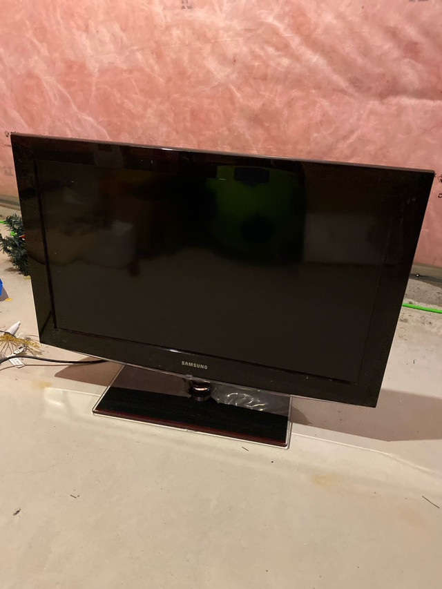 Samsung 32-inch TV – 40$ OBO in TVs in Ottawa